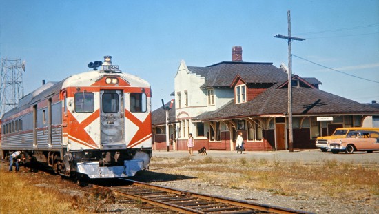 Esquimalt and Nanaimo Railway passenger train no. 2 in Nanaimo, British Columbia, on August 25, 1971. Photograph by John F. Bjorklund, © 2015, Center for Railroad Photography and Art. Bjorklund-36-09-16