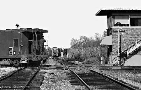 As a northbound Southern Railway train clears N.E. Tower, a Louisville and Nashville Railroad transfer train is waiting for a signal to head downtown to New Orleans, Louisiana, in January 1981. Photograph by J. Parker Lamb, © 2016, Center for Railroad Photography and Art. Lamb-01-115-05