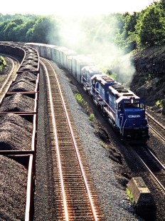 Eastbound Conrail freight train near Gallitzin, Pennsylvania, on June 21, 1986. Photograph by John F. Bjorklund, © 2015, Center for Railroad Photography and Art. Bjorklund-30-03-21