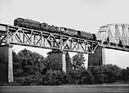 Northbound Louisville and Nashville Railroad train crosses Cumberland River in Nashville, Tennessee, in August 1963. Photograph by J. Parker Lamb, © 2016, Center for Railroad Photography and Art. Lamb-01-151-04