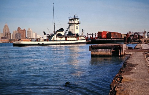 Car float operation between the Norfolk and Western and the Canadian Pacific at Windsor, Ontario, on October 26, 1974. Photograph by John F. Bjorklund, © 2015, Center for Railroad Photography and Art. Bjorklund-36-25-14