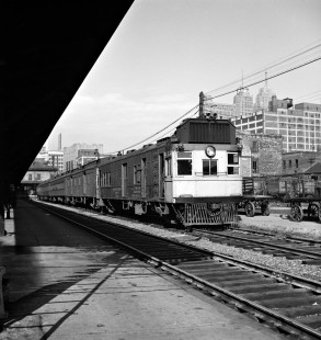 A Grand Trunk Western Railroad doodlebug with train no. 34 in Detroit, Michigan, in 1940. Photograph by Robert Hadley. Hadley-02-137-04.JPG; © 2016, Center for Railroad Photography and Art