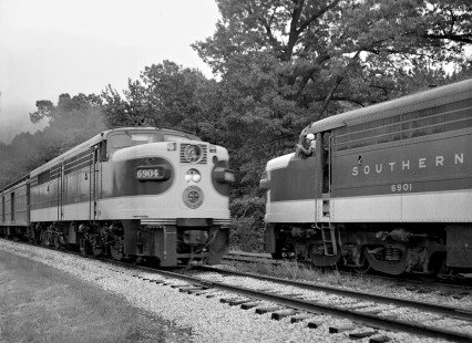 Westbound Southern Railway local train no. 35 (right) meets late-running counterpart no. 36 on outskirts of Memphis, Tennessee, in August 1957. Photograph by J. Parker Lamb, © 2016, Center for Railroad Photography and Art. Lamb-01-119-10