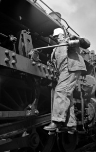 Grand Trunk Western Railroad worker at Richmond, Michigan, circa 1940. Photograph by Robert Hadley. Hadley-04-107-01.JPG; © 2016, Center for Railroad Photography and Art